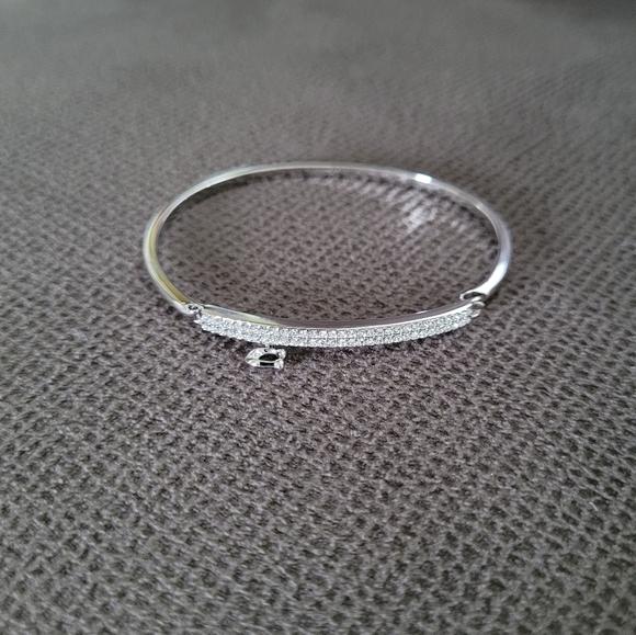 Coach Silver🤍 Pave Bar Hinged Bangle - NWOT - Picture 2 of 13